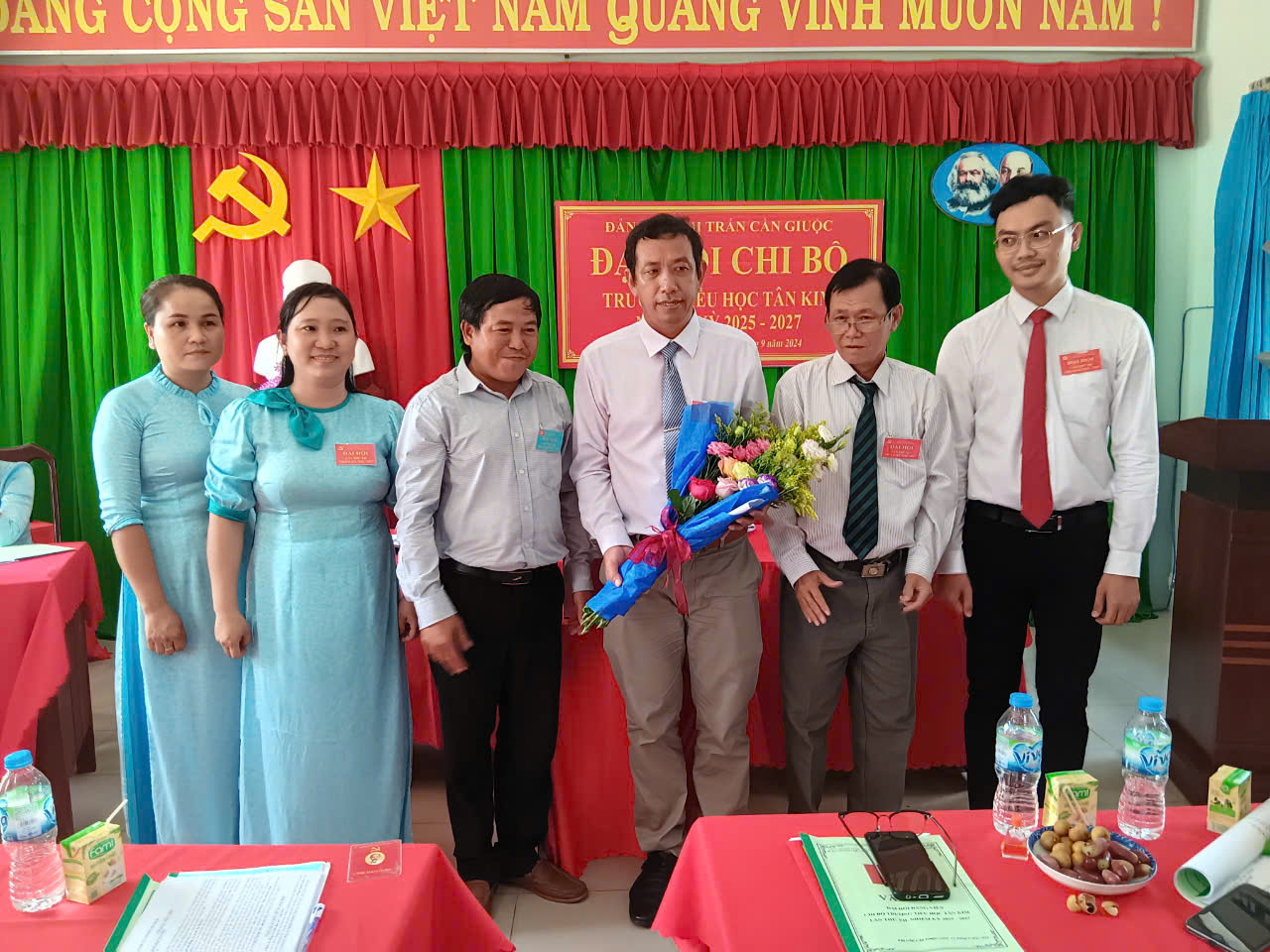 Ban chi ủy ra mắt hứa hẹn